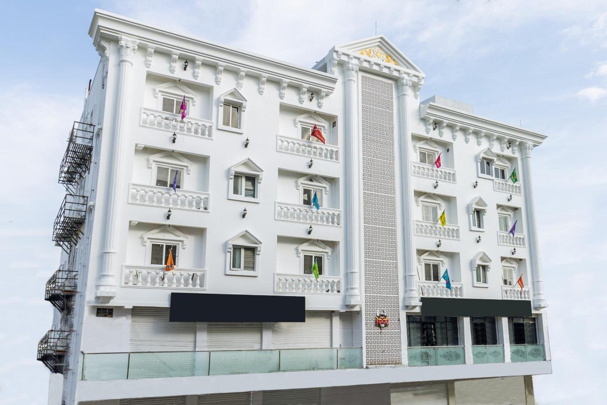 Treebo Seventh Heaven Kukatpally ハイデラバード エクステリア 写真