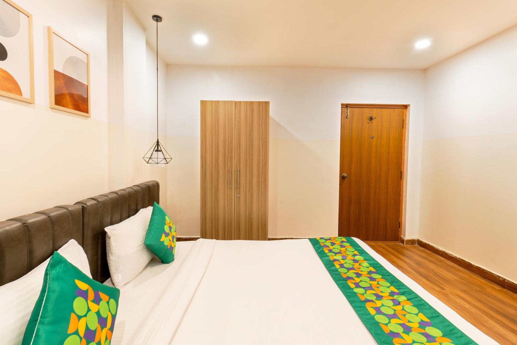 Treebo Seventh Heaven Kukatpally ハイデラバード エクステリア 写真